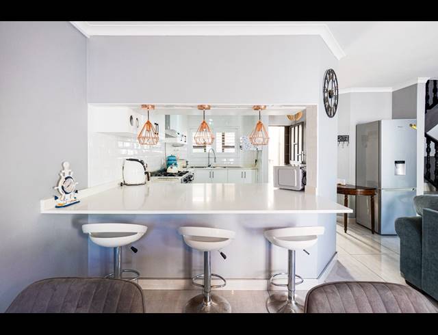 3 BEDROOM TOWNHOUSE SOLD IN BLUFF